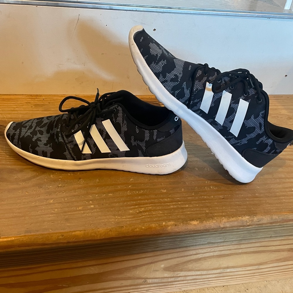 Adidas Cloudfoam Sneakers- lace print